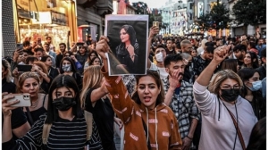 Iran: strajki, demonstracje i wojna